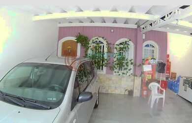 Imagem: A casa possui 2 Dormitórios, 2 Banheiros, 2 Vagas na garagem