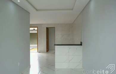 Imagem: A casa possui 3 Dormitórios, 1 Banheiro, 3 Vagas na garagem