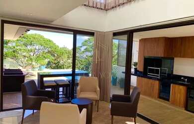 Imagem: A casa possui 4 Dormitórios, 5 Banheiros, 5 Vagas na garagem