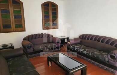 Imagem: O depósito possui 5 Vagas na garagem, 350m² de Área e está