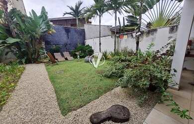 Imagem: A casa em condomínio possui 5 Dormitórios, 5 Banheiros, 10m²