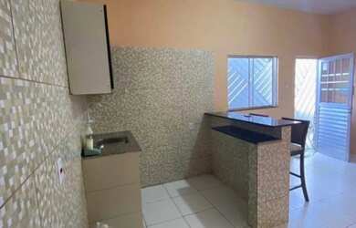 Imagem: A casa possui 2 Dormitórios, 1 Banheiro, 1 Vaga na garagem