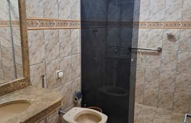 Imagem: A casa possui 5 Dormitórios, 4 Banheiros, 3 Vagas na garagem