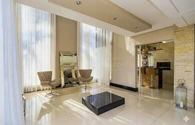 Imagem: A casa em condomínio possui 4 Dormitórios, 4 Banheiros, 4