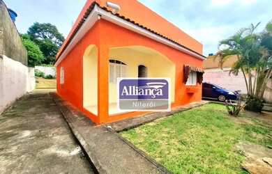 Imagem: A casa possui 2 Dormitórios, 2 Banheiros, 3 Vagas na garagem