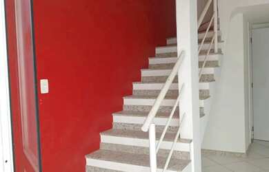 Imagem 3: Espaço comercial com 80m², andar térreo e superior, com salas, estrutura...