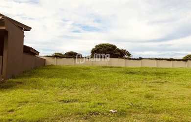 Imagem: O terreno possui 596m² de Área e está localizado em Quinta