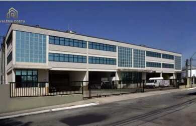 Imagem: O depósito possui 5 Vagas na garagem e 1500m² de Área e está