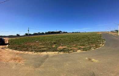 Imagem: O terreno à venda possui 275m² de Área e está localizado