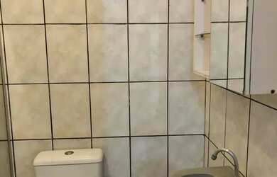 Imagem: O apartamento possui 1 Dormitório, 1 Banheiro, 1 Vaga na garagem