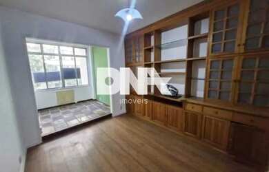 Imagem: O apartamento possui 3 Dormitórios, 1 Banheiro, 1 Vaga na garagem