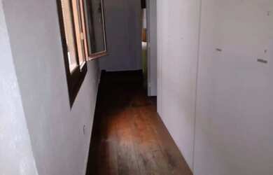 Imagem: A casa possui 1 Dormitório, 2 Banheiros, 111m² de Área e