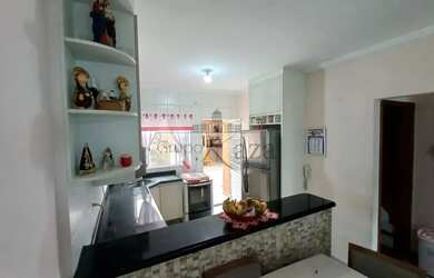 Imagem: A casa em condomínio possui 2 Dormitórios, 1 Banheiro, 2 Vagas