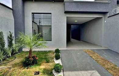 Imagem: A casa possui 4 Dormitórios, 5 Banheiros, 4 Vagas na garagem