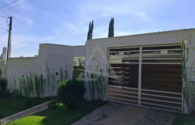 Imagem: A casa em condomínio possui 4 Dormitórios, 5 Banheiros, 3