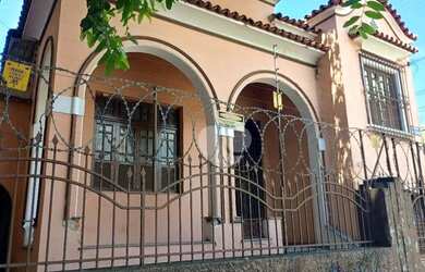 Imagem: O depósito possui 3 Vagas na garagem, 336m² de Área e está