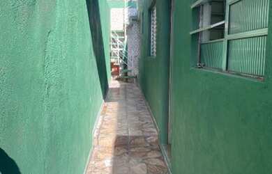 Imagem: A casa possui 1 Dormitório, 1 Banheiro e está localizado