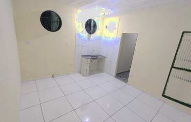 Imagem: A casa possui 1 Dormitório e 1 Banheiro e está localizado