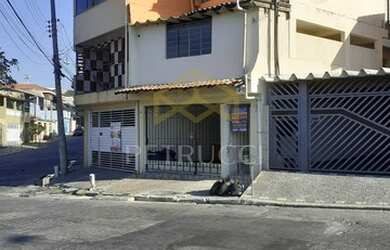 Imagem: A casa possui 5 Dormitórios, 4 Banheiros, 1 Vaga na garagem