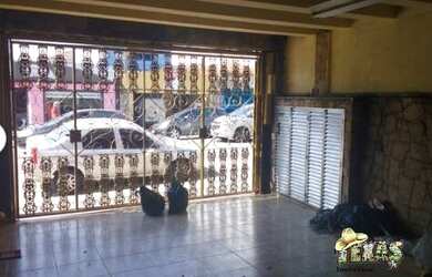 Imagem: A casa possui 3 Dormitórios, 3 Banheiros, 2 Vagas na garagem