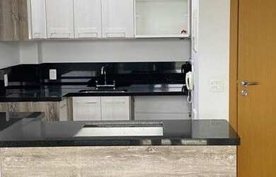 Imagem: O apartamento possui 1 Dormitório, 1 Banheiro, 1 Vaga na garagem