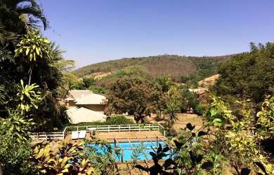 Imagem: A casa em condomínio possui 5 Dormitórios, 4 Vagas na garagem