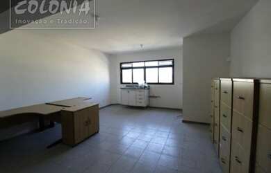 Imagem: O depósito possui 1 Vaga na garagem, 50m² de Área e está