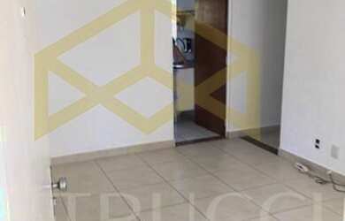 Imagem: O apartamento possui 3 Dormitórios, 1 Banheiro, 1 Vaga na garagem