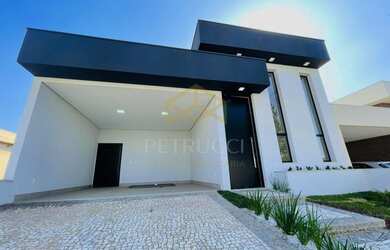 Imagem: A casa em condomínio possui 3 Dormitórios, 4 Banheiros, 2