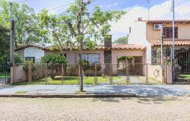 Imagem 1: Porto Alegre - Casa Padrão - Guarujá