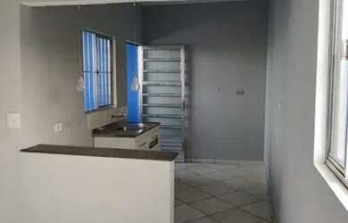 Imagem: A casa possui 1 Dormitório, 1 Banheiro, 40m² de Área e está