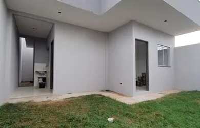 Imagem: A casa possui 2 Dormitórios, 2 Banheiros, 2 Vagas na garagem