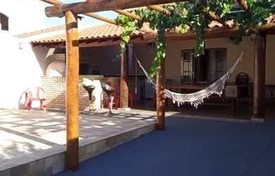 Imagem: A casa em condomínio possui 3 Dormitórios, 3 Banheiros, 5