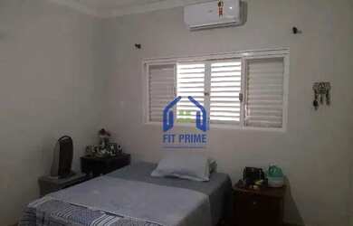 Imagem: A casa possui 5 Dormitórios, 4 Banheiros, 238m² de Área e