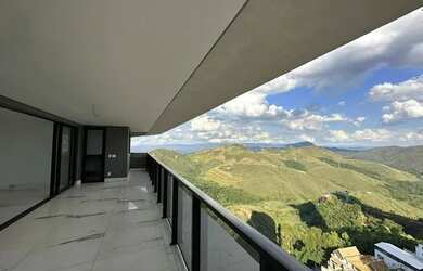 Imagem: O apartamento possui 4 Dormitórios, 5 Banheiros, 4 Vagas na