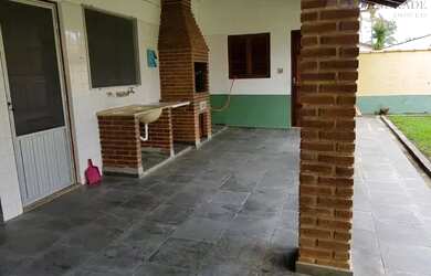 Imagem: A casa possui 2 Dormitórios, 1 Banheiro, 70m² de Área e