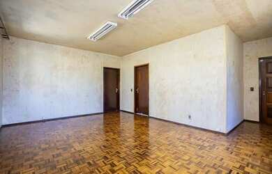 Imagem 1: CASA com 3 dormitórios à venda por R$ 649.000,00 no bairro Guabirotuba...