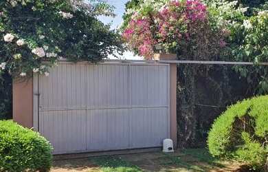 Imagem: A casa possui 4 Dormitórios e está localizado em Chácara