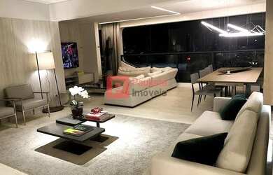 Imagem: O apartamento possui 4 Dormitórios, 5 Banheiros, 3 Vagas na