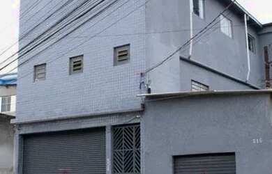 Imagem: O depósito possui 5 Vagas na garagem, 620m² de Área e está