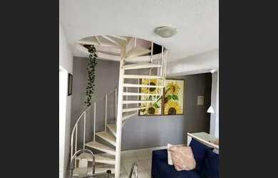 Imagem: O apartamento possui 3 Dormitórios, 1 Banheiro, 1 Vaga na garagem