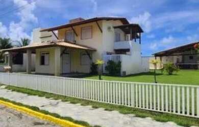 Imagem: A casa em condomínio possui 4 Dormitórios, 4 Banheiros, 5