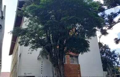 Imagem: O apartamento possui 3 Dormitórios, 1 Banheiro, 1 Vaga na garagem