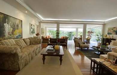 Imagem: A casa possui 3 Dormitórios, 1 Banheiro, 1 Vaga na garagem