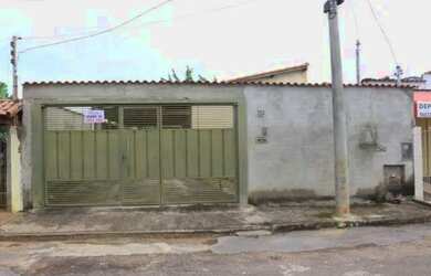 Imagem: A casa e possui 2 Dormitórios, Suítes, 1 Banheiro, 90-0m²