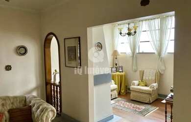 Imagem: A casa possui 5 Dormitórios, 5 Banheiros, 5 Vagas na garagem