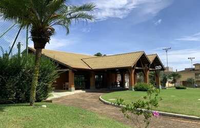 Imagem: A casa em condomínio possui 4 Dormitórios, 5 Banheiros, 2