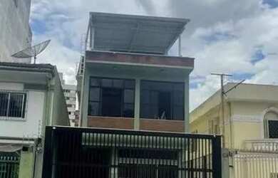 Imagem: O depósito possui 5 Vagas na garagem, 750m² de Área e está