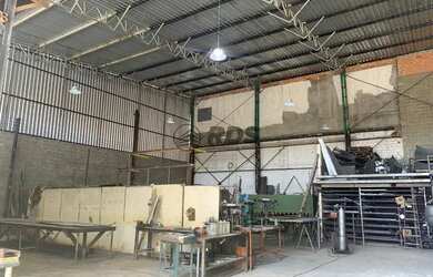 Imagem: O depósito possui 1200m² de Área e está localizado em Piraporinha