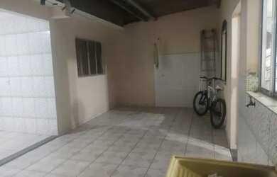 Imagem: A casa em condomínio possui 4 Dormitórios, 2 Banheiros, 2